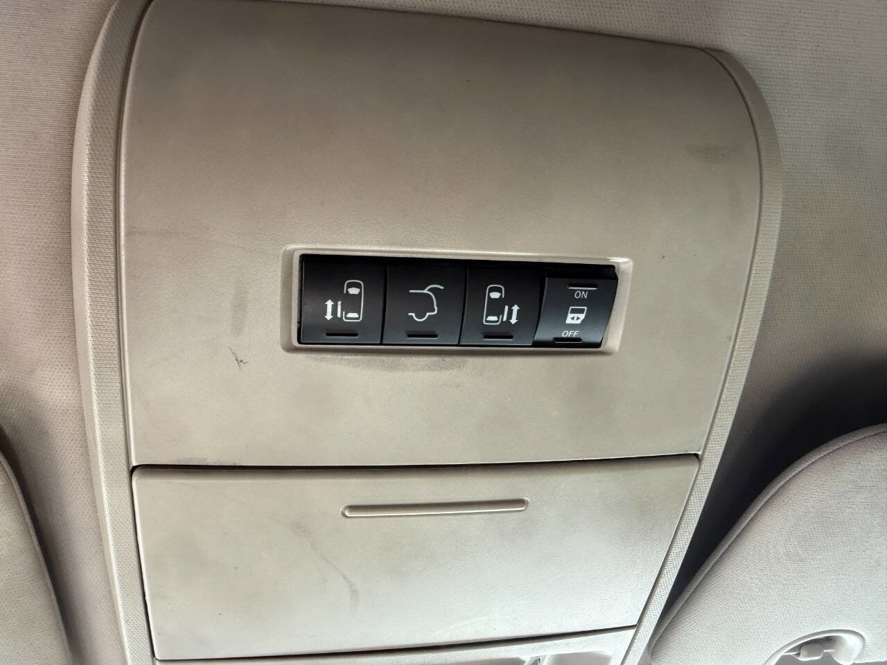 Used 2015 Dodge Grand Caravan SXT w/ Security Group FWD image 22