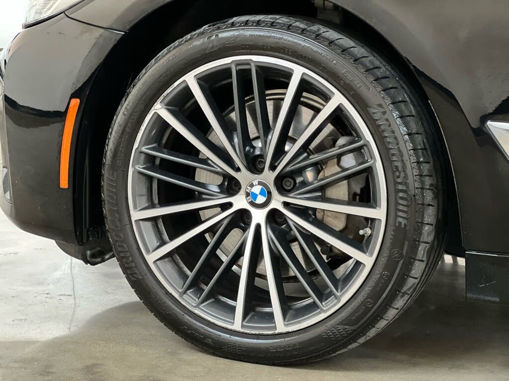 Used 2022 BMW 530i w/ M Sport Package RWD image 12