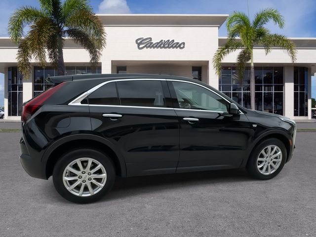 Certified 2022 Cadillac XT4 Luxury w/ Driver Awareness Package image 15