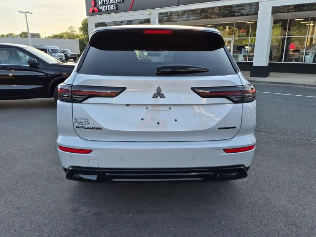 New 2026 Mitsubishi Outlander LE FWD image 4