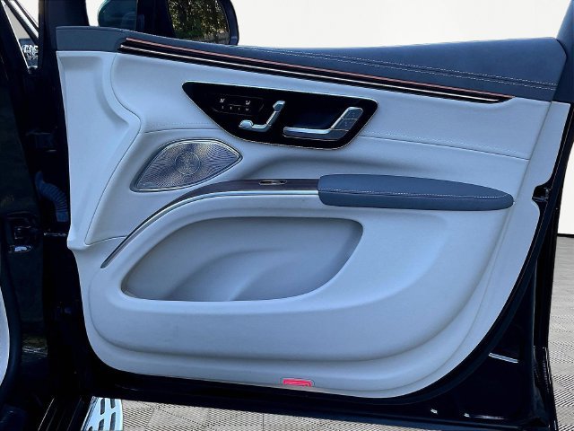 Used 2023 Mercedes-Benz EQS 450+ 4MATIC SUV image 29