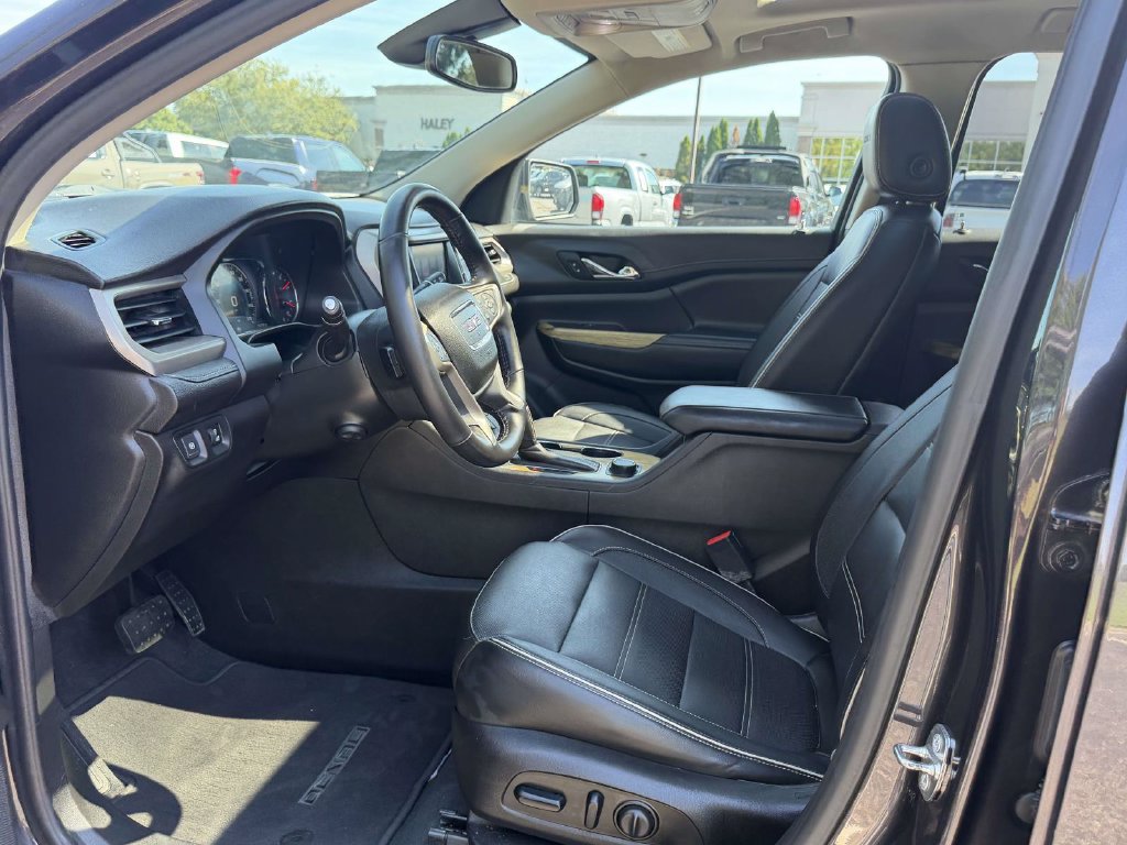 Used 2019 GMC Acadia Denali w/ Technology Package AWD/4WD image 16