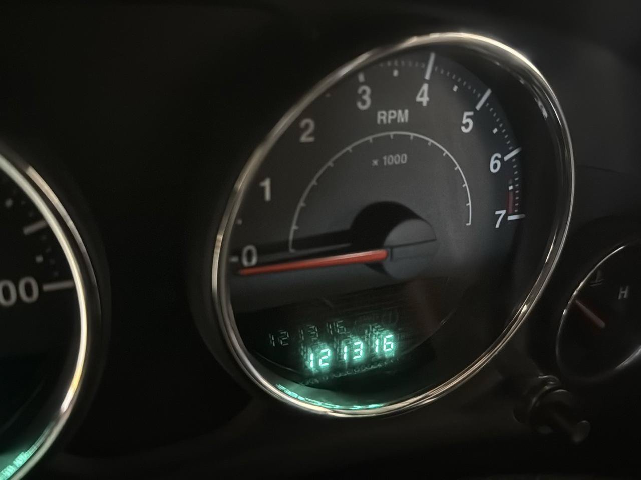 Used 2013 Jeep Wrangler Unlimited Sport w/ Connectivity Group AWD/4WD image 7