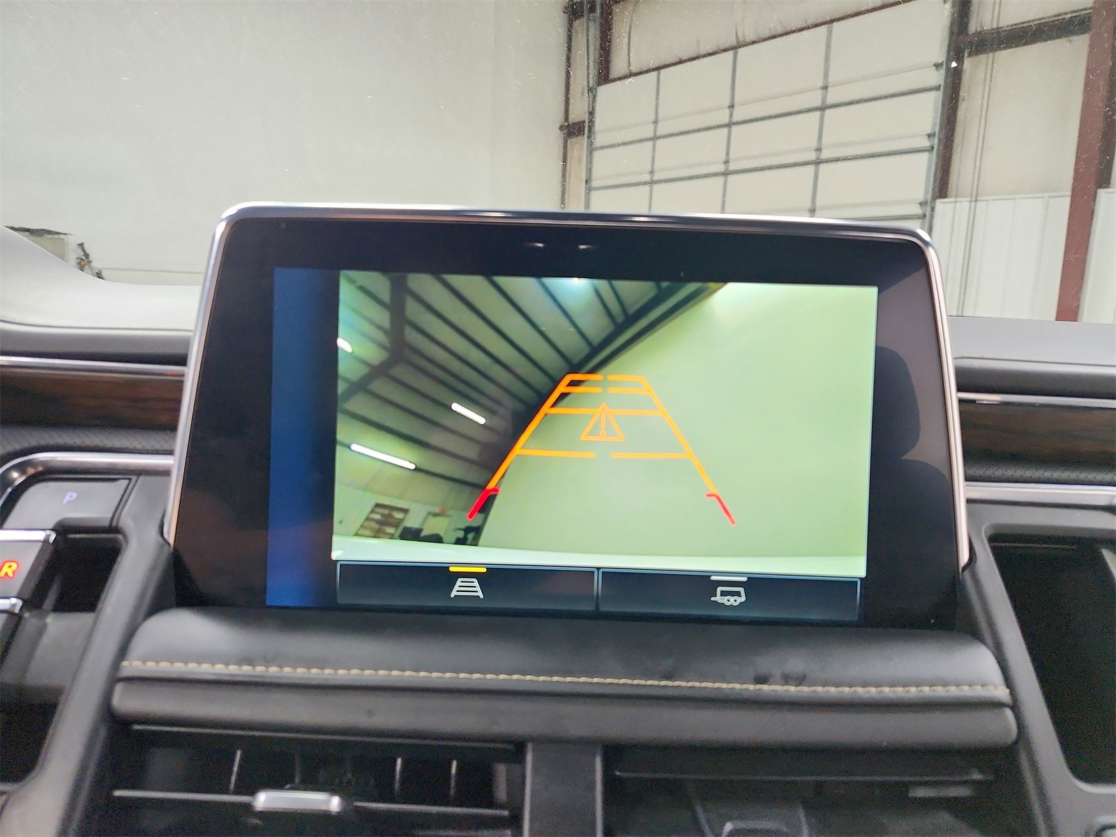 Used 2023 Chevrolet Suburban Premier image 31