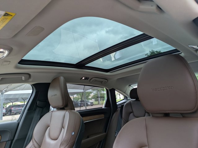 Used 2020 Volvo S90 T6 Inscription image 17