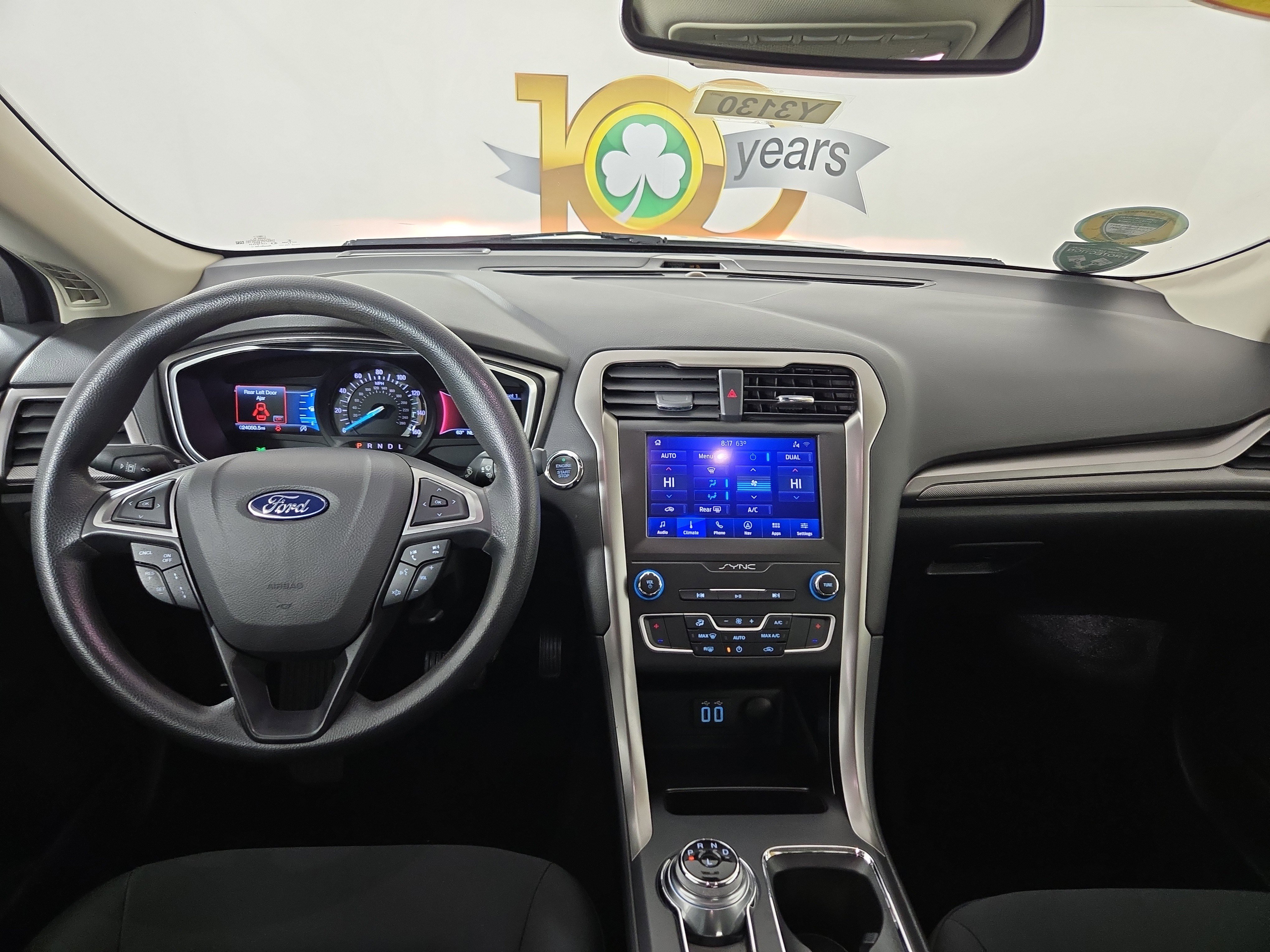 Used 2020 Ford Fusion SE image 12