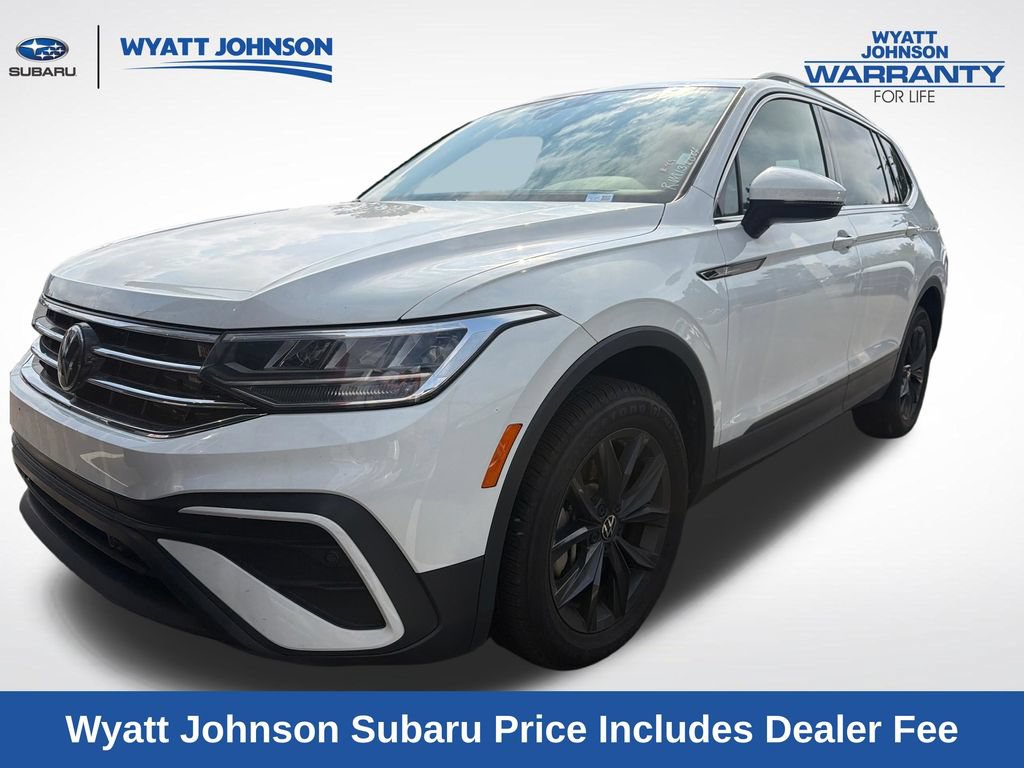 Used 2024 Volkswagen Tiguan SE AWD/4WD image 1