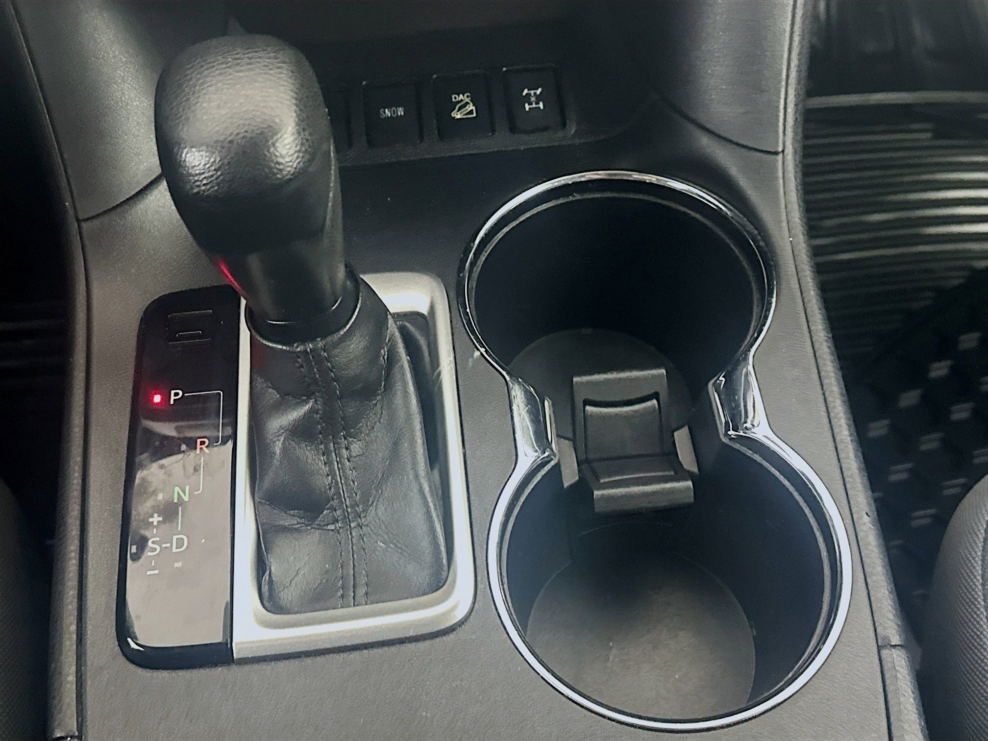 Used 2016 Toyota Highlander LE image 24