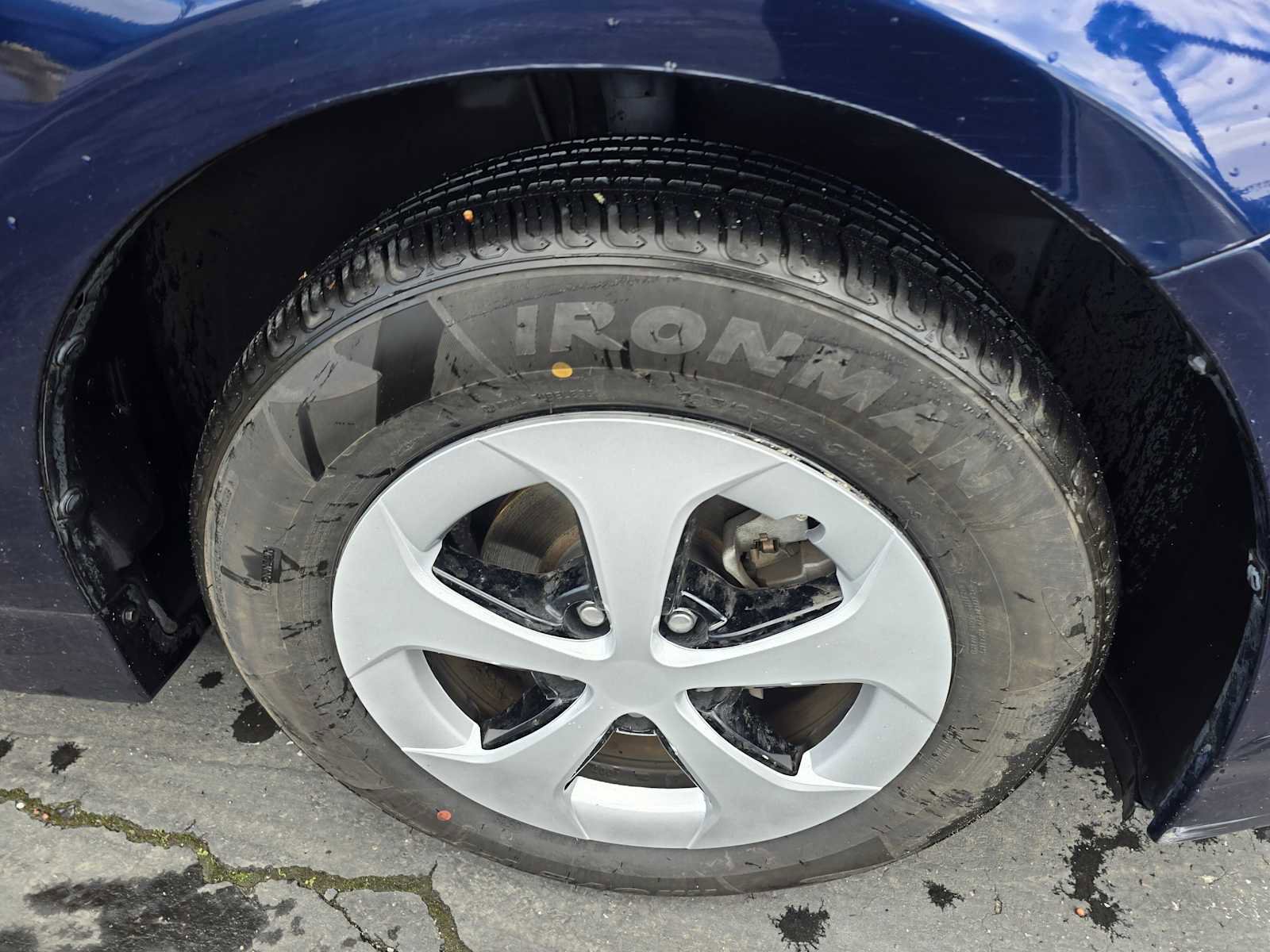 Used 2013 Toyota Prius Three image 9