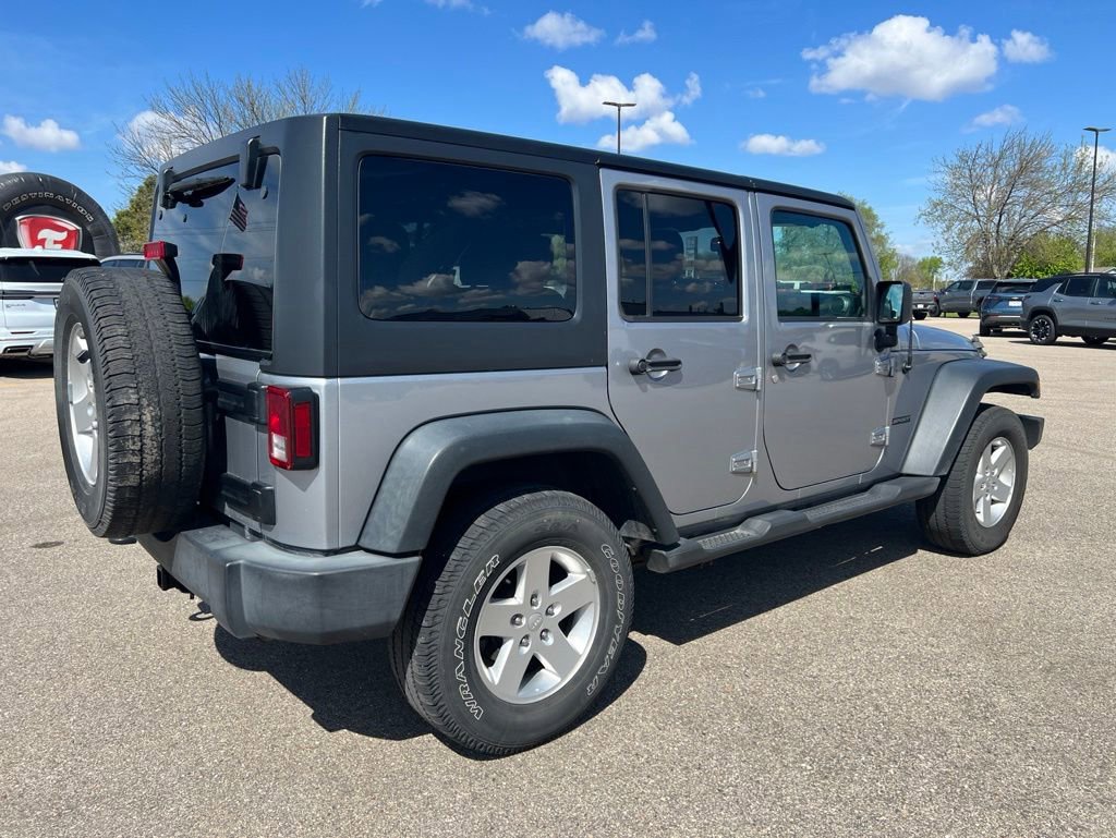 Used 2018 Jeep Wrangler Unlimited Sport S AWD/4WD image 3