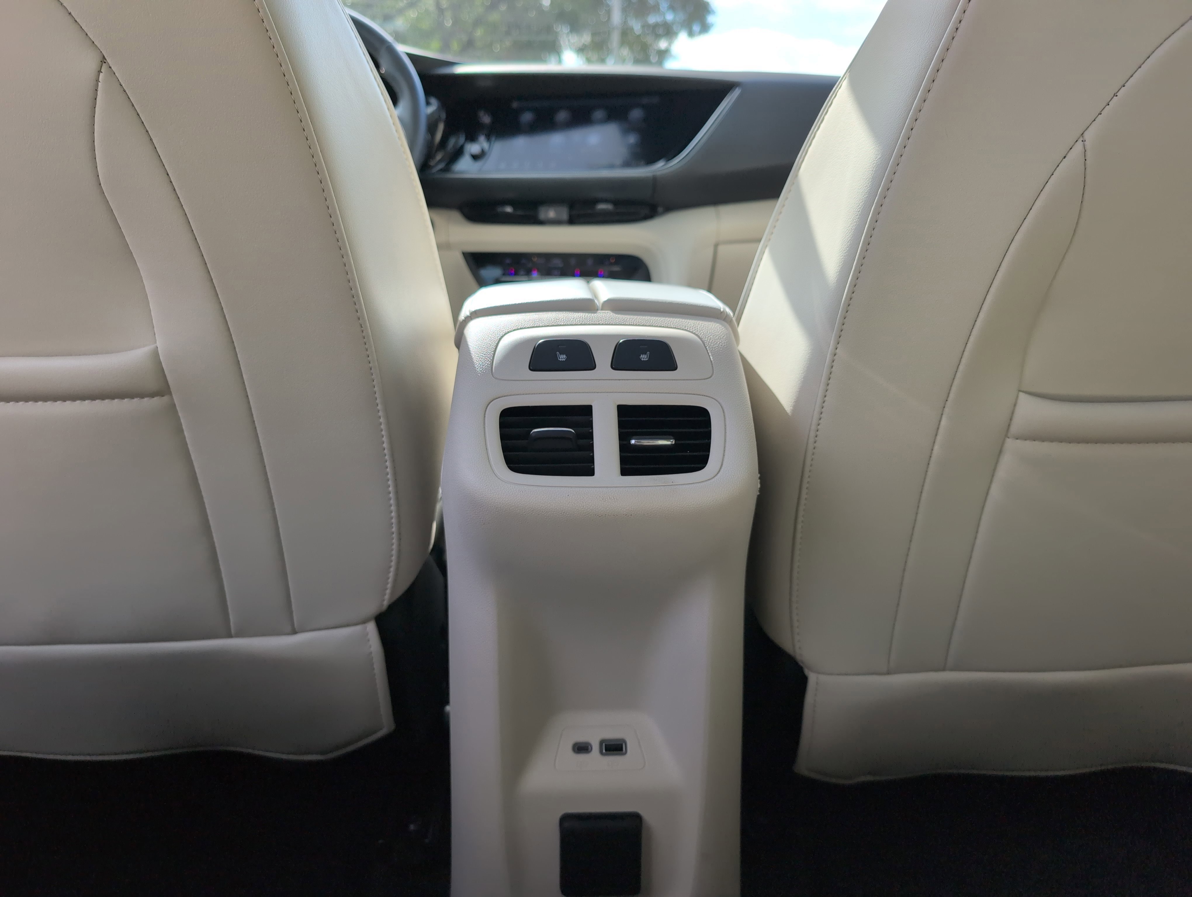 Used 2021 Buick Envision Avenir w/ Technology Package II image 31