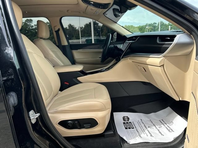Used 2022 Jeep Grand Cherokee Limited AWD/4WD image 27