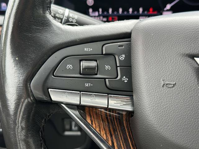 Used 2021 Cadillac Escalade Luxury AWD/4WD image 37