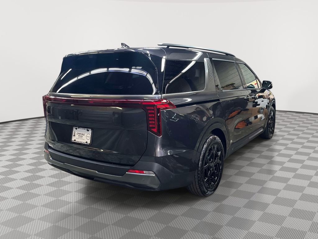 Used 2025 Kia Carnival SX Prestige image 3