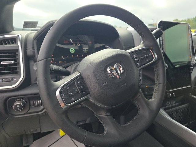 Used 2025 RAM 2500 Laramie AWD/4WD image 10