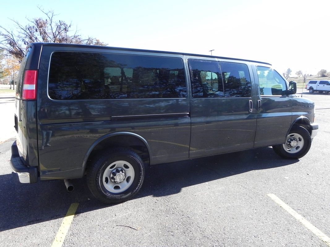 Used 2017 Chevrolet Express 3500 LT w/ LT Preferred Equipment Group image 4