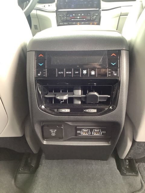 Certified 2023 Jeep Grand Cherokee Overland w/ Luxury Tech Group IV AWD/4WD image 22