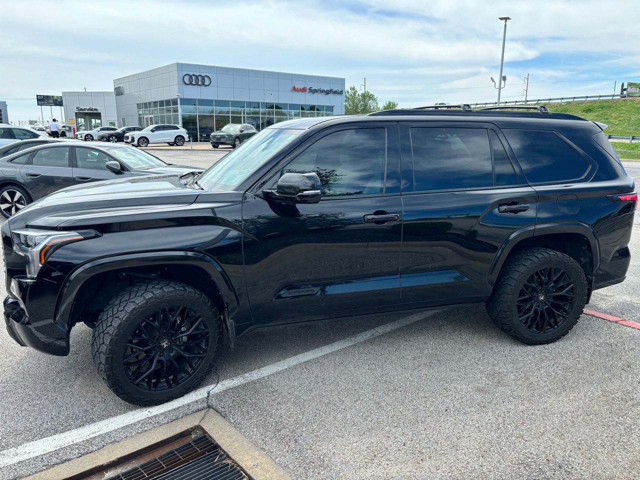 Used 2024 Toyota Sequoia Capstone AWD/4WD image 3