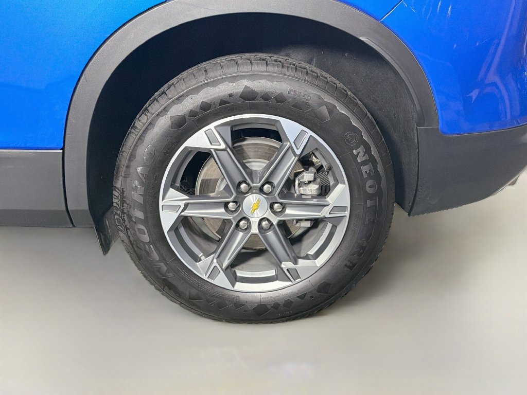 Used 2025 Chevrolet Blazer LT AWD/4WD image 29