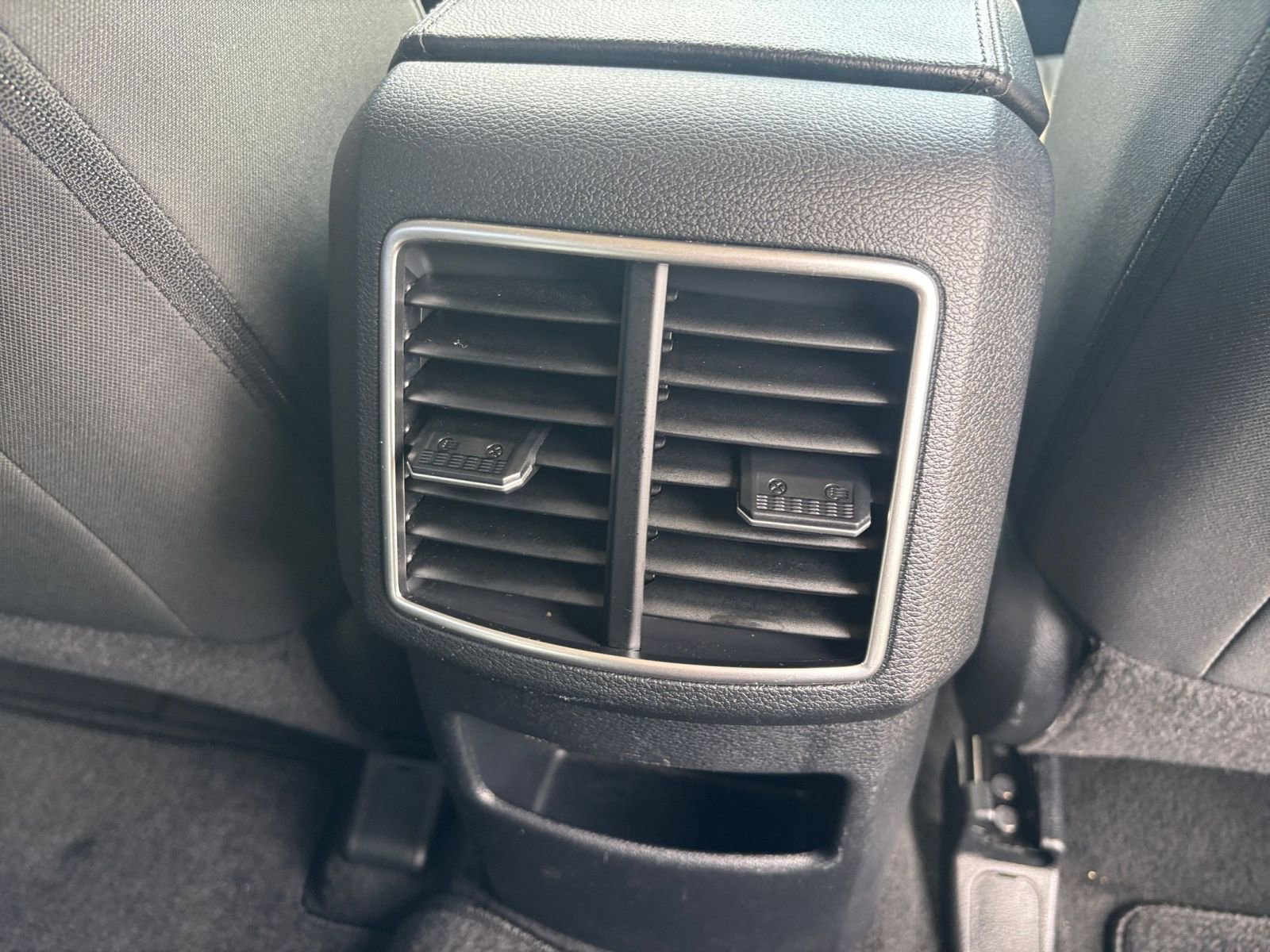 Used 2025 Kia Sportage LX image 21