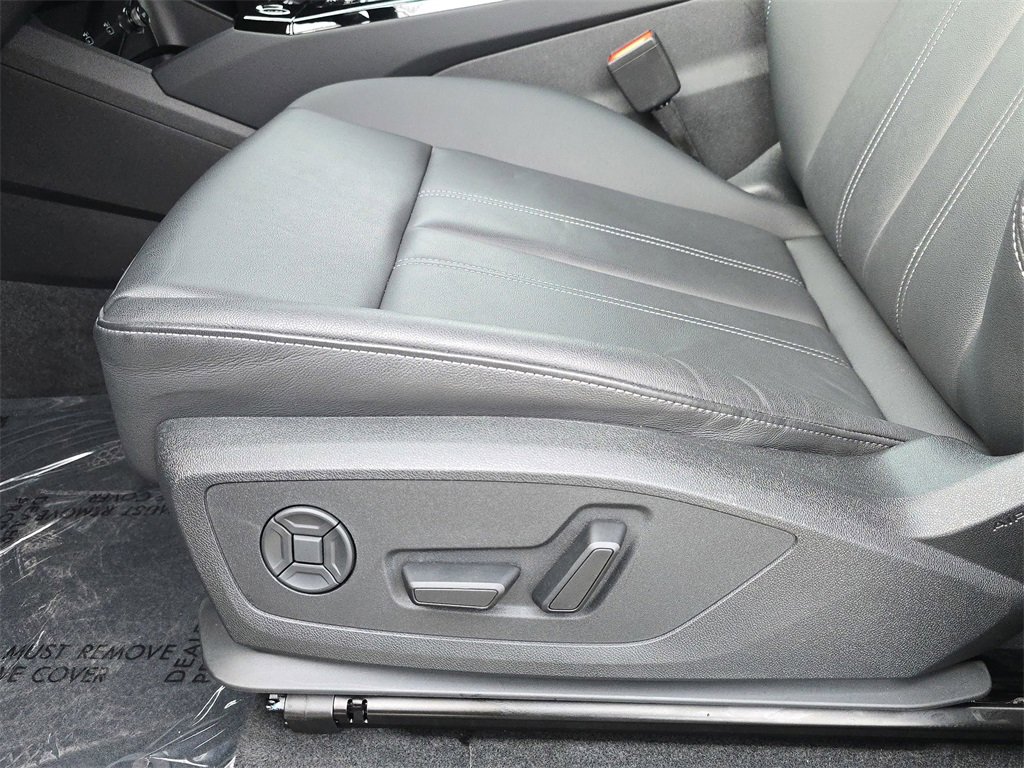 Certified 2025 Audi Q6 e-tron Premium w/ Convenience Package image 17