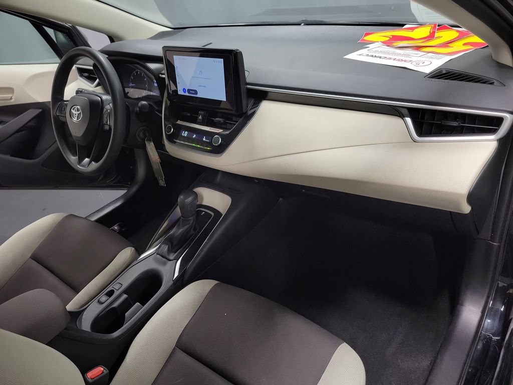 Used 2025 Toyota Corolla LE FWD image 22