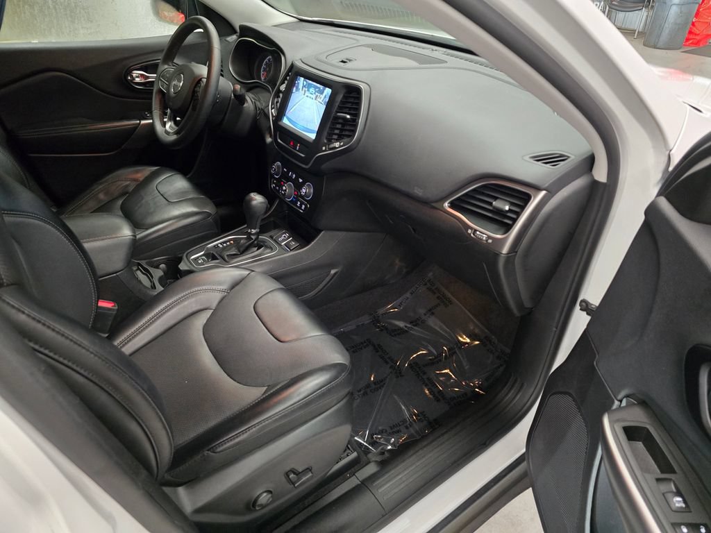 Certified 2022 Jeep Cherokee Latitude Lux FWD image 32