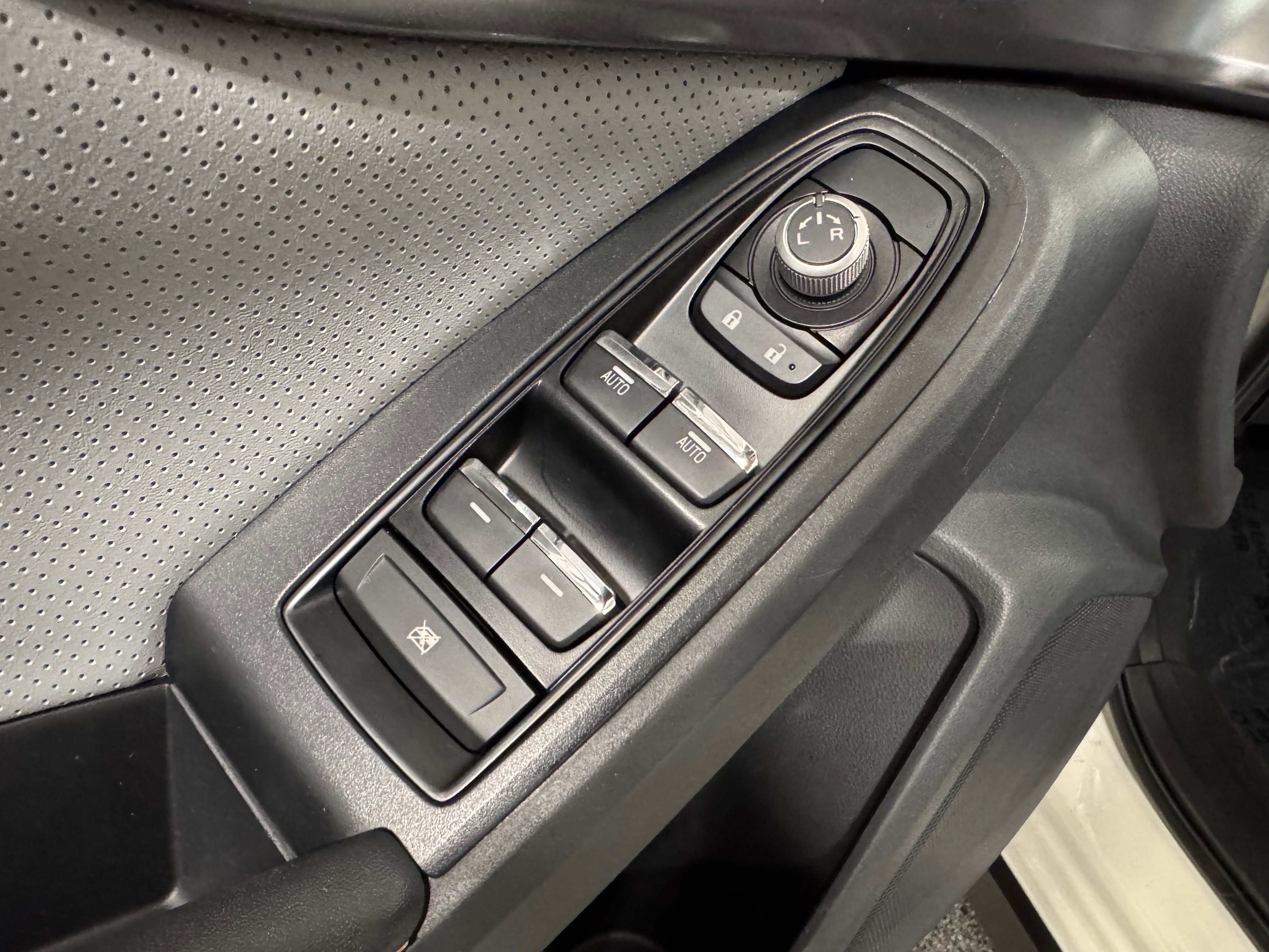 Used 2023 Subaru Crosstrek 2.5i Limited w/ Moonroof Package image 24