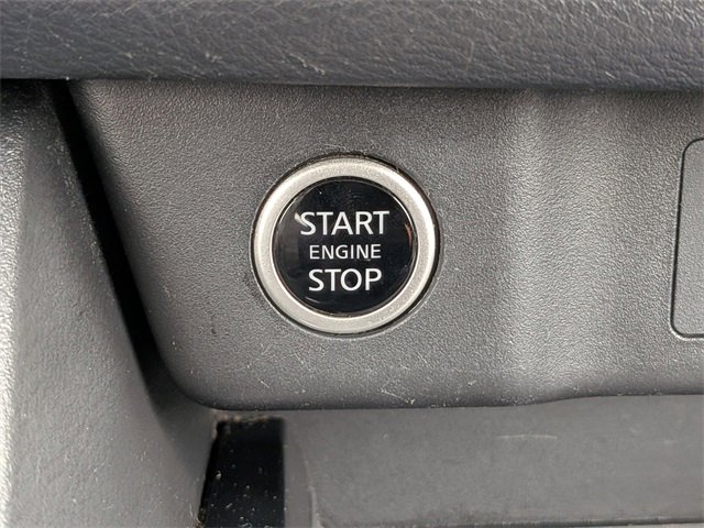 Used 2023 Nissan Rogue SV image 30