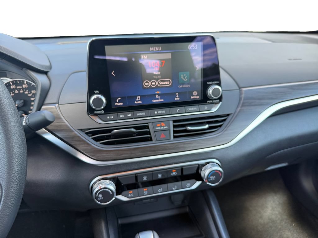 New 2026 Nissan Altima 2.5 SV FWD image 11