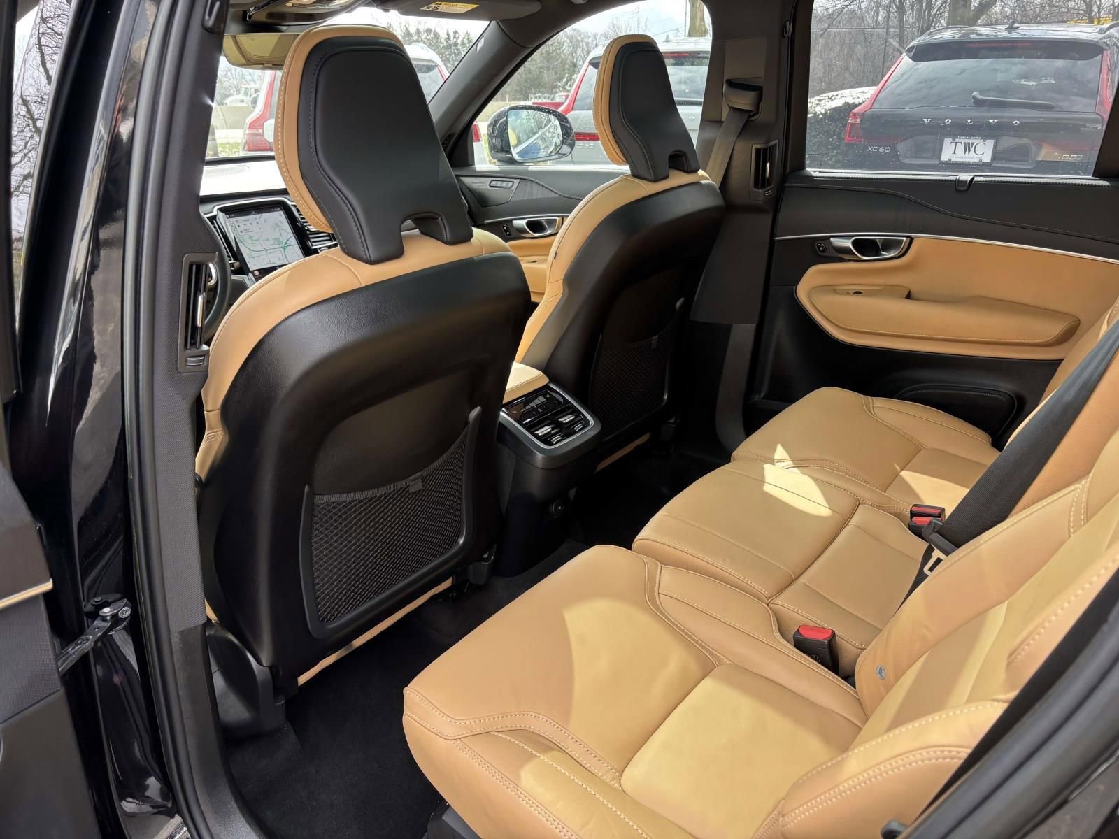 Used 2023 Volvo XC90 B6 Ultimate w/ Protection Package Premier image 27