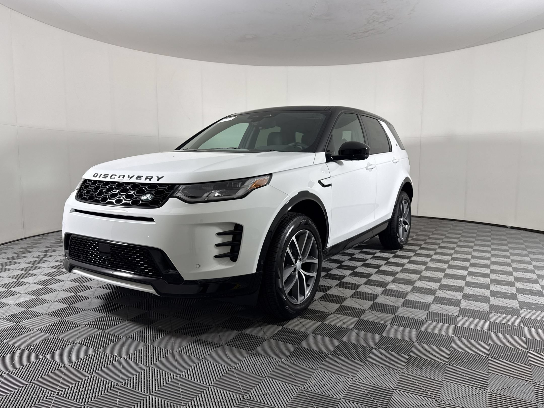 New 2026 Land Rover Discovery Sport Landmark AWD/4WD image 1