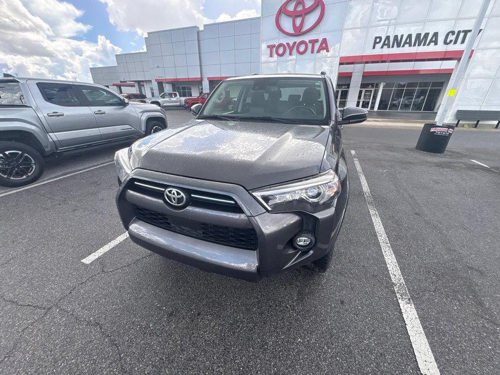 Used 2022 Toyota 4Runner SR5 RWD image 9
