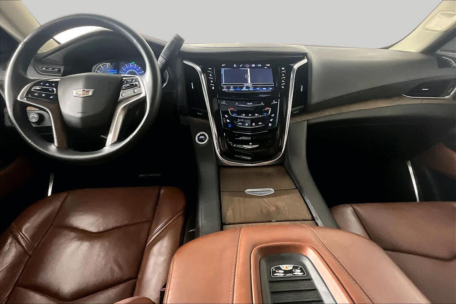 Used 2018 Cadillac Escalade Premium Luxury AWD/4WD image 14