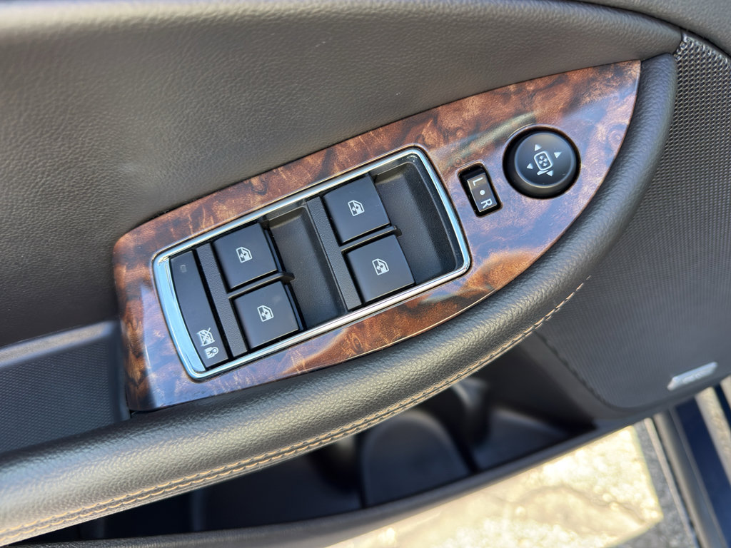 Used 2015 Chevrolet Impala LTZ FWD image 13