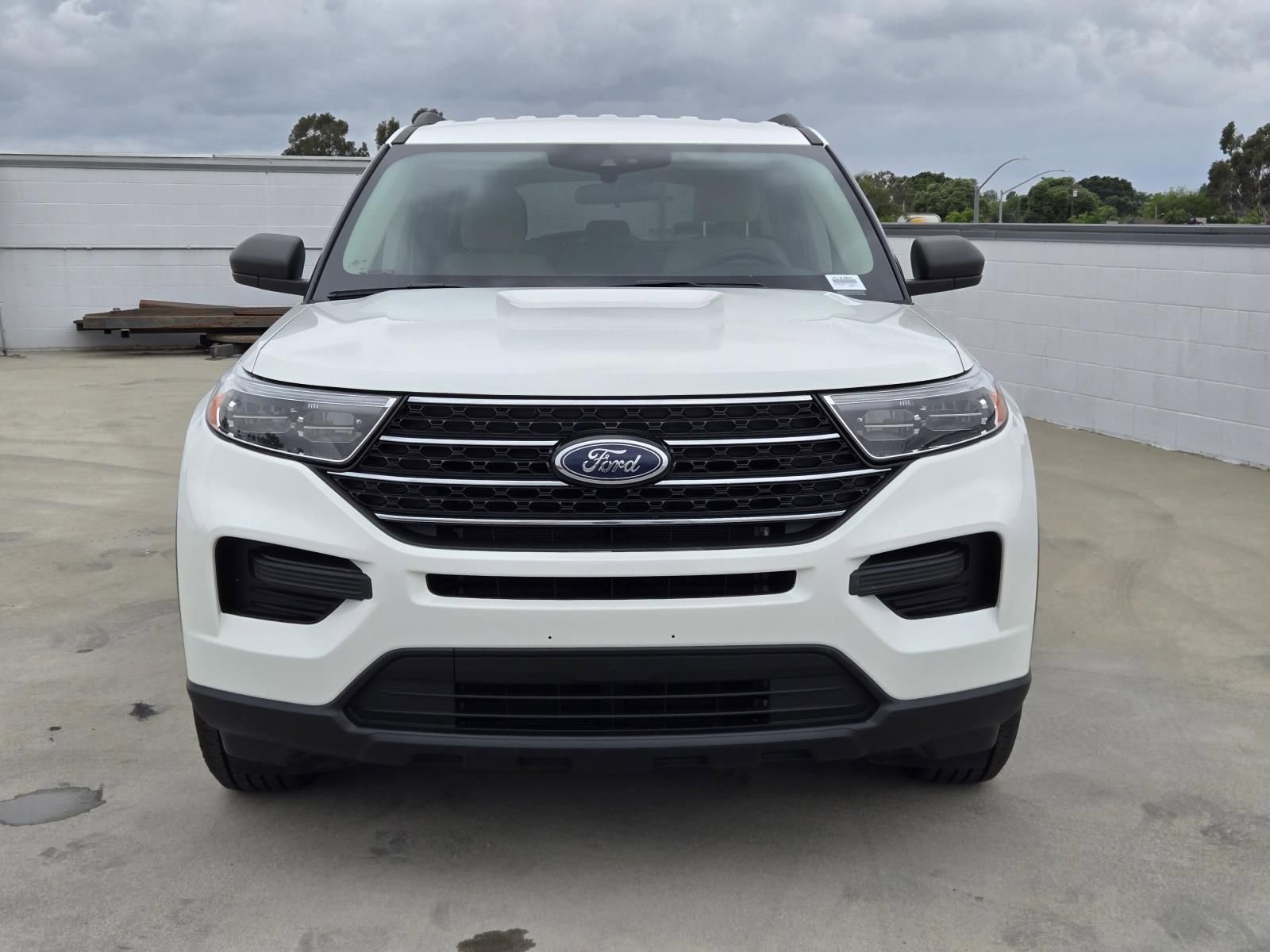 Used 2023 Ford Explorer XLT RWD image 3