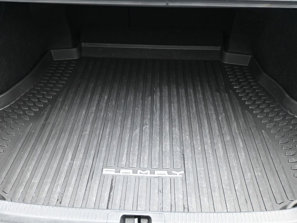 Used 2025 Toyota Camry XSE FWD image 13