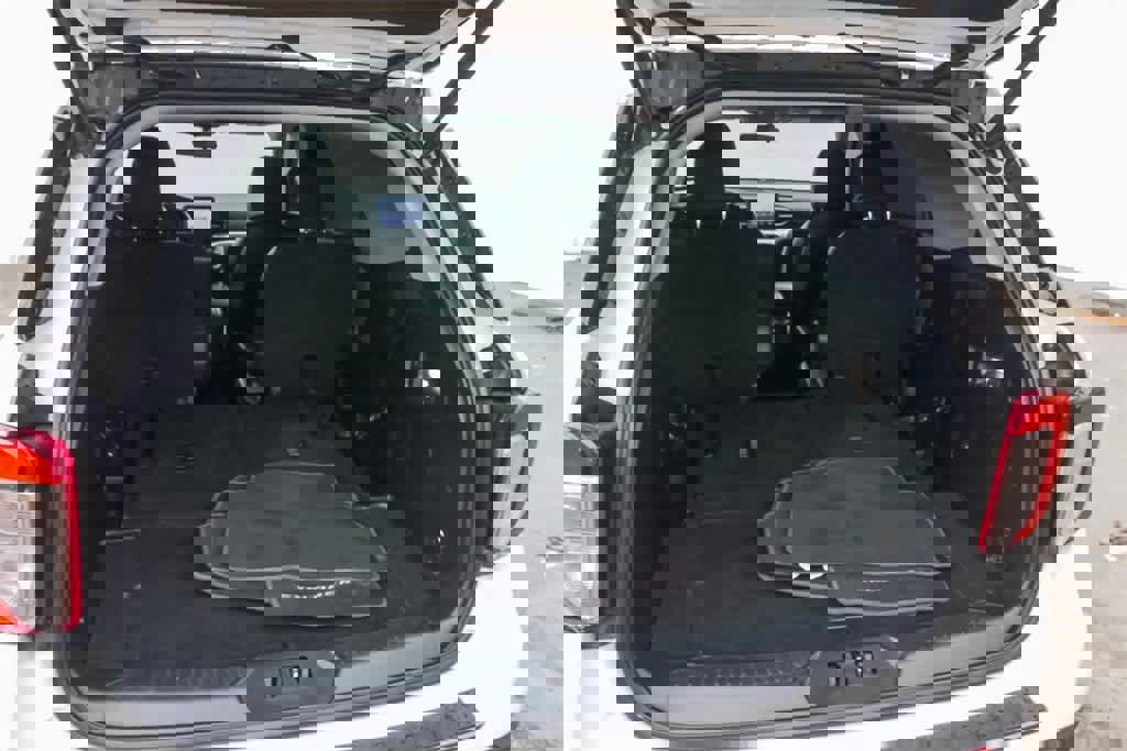 Used 2016 Toyota Prius Four Touring image 36