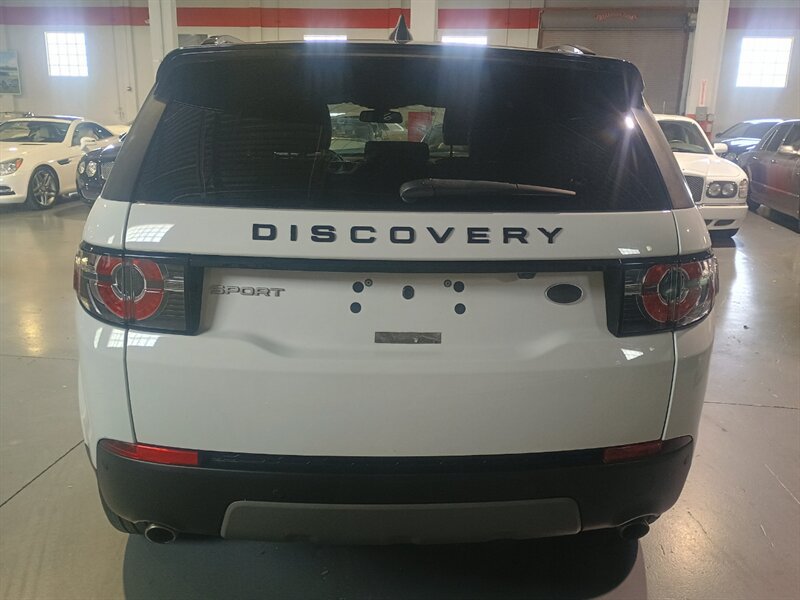 Used 2019 Land Rover Discovery Sport SE AWD/4WD image 4