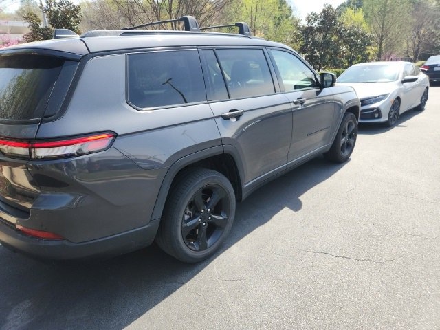 Used 2022 Jeep Grand Cherokee L Limited w/ Black Appearance Package image 11