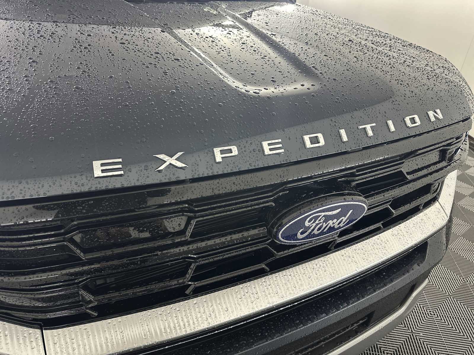 Used 2025 Ford Expedition Max Platinum AWD/4WD image 13