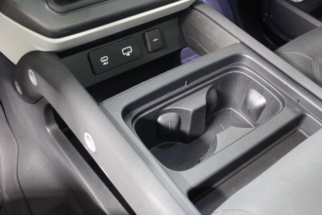 Used 2023 Land Rover Defender 130 SE image 26