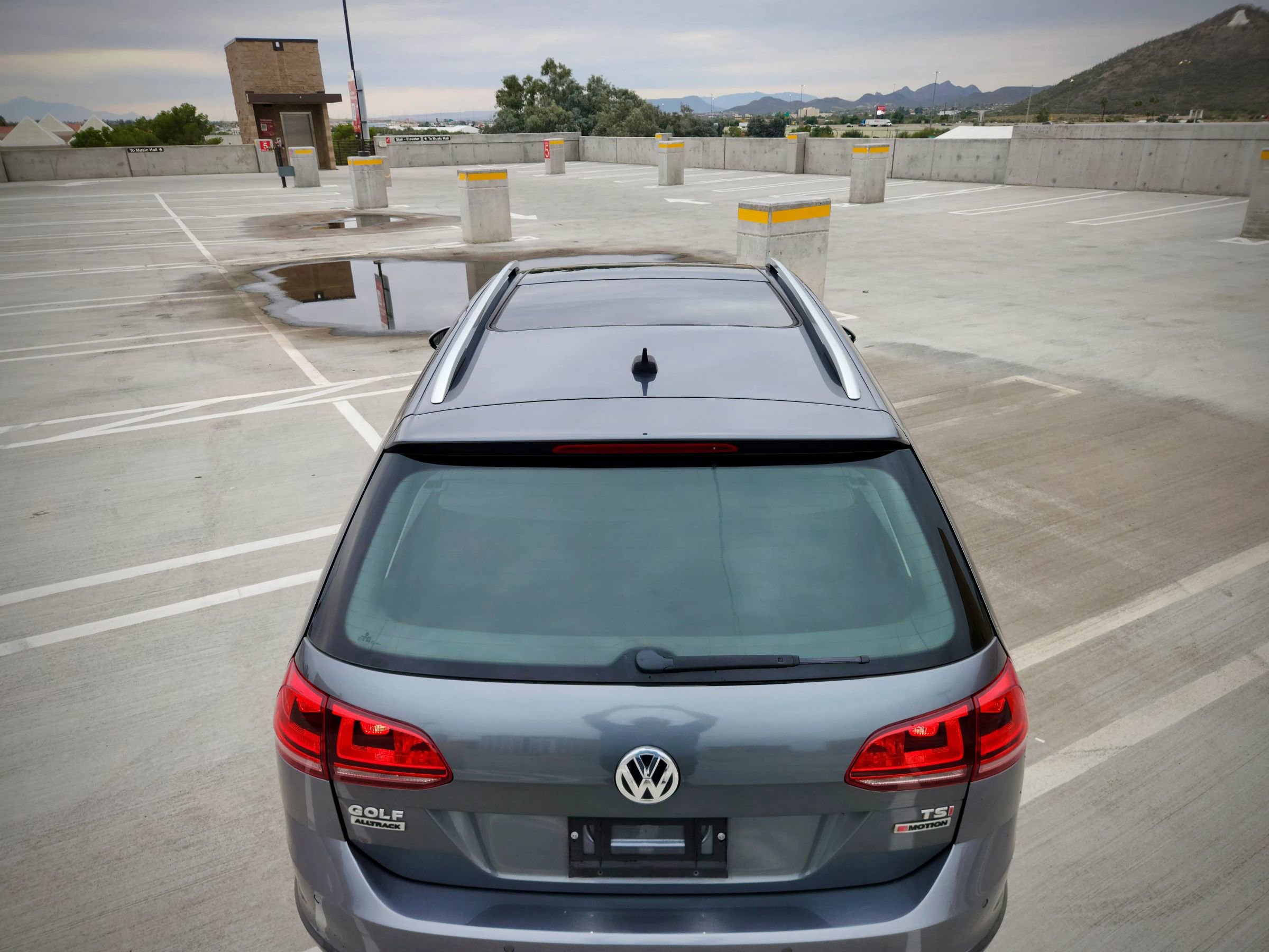 Used 2017 Volkswagen Golf Alltrack SE image 7