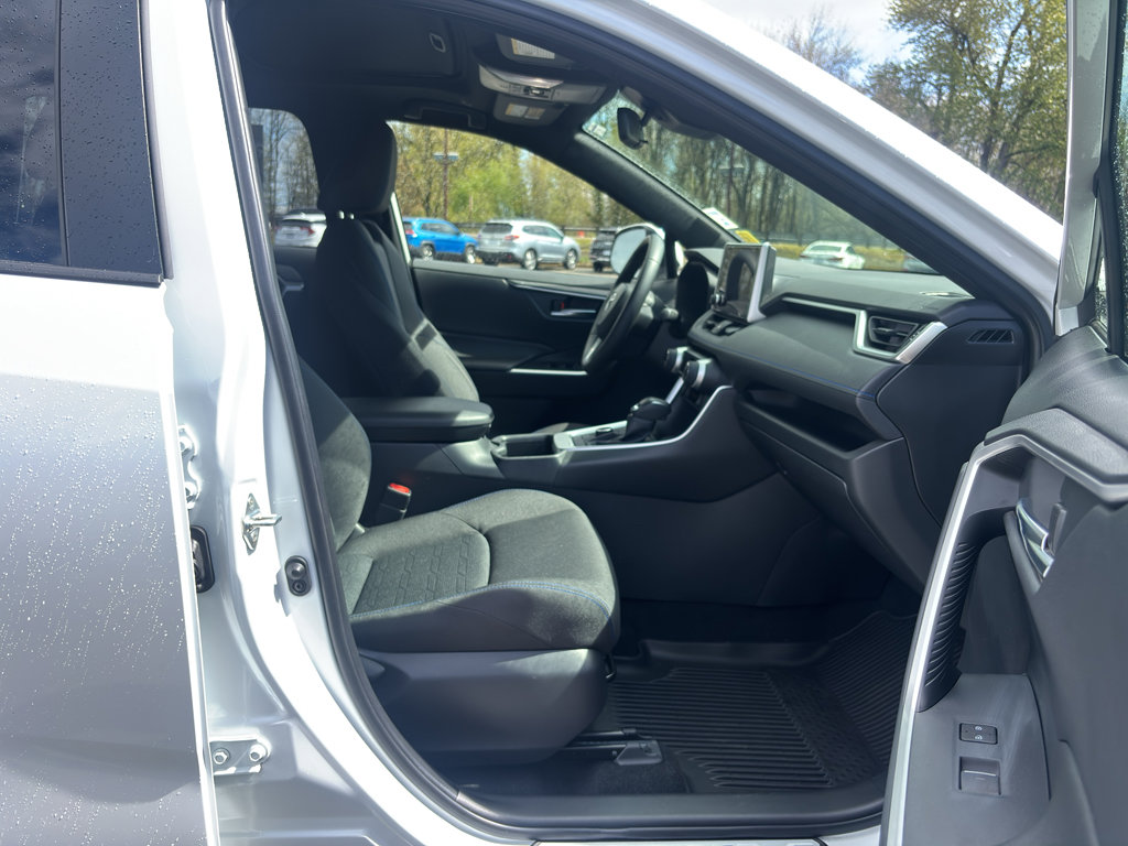Used 2024 Toyota RAV4 SE w/ Convenience Package AWD/4WD image 13