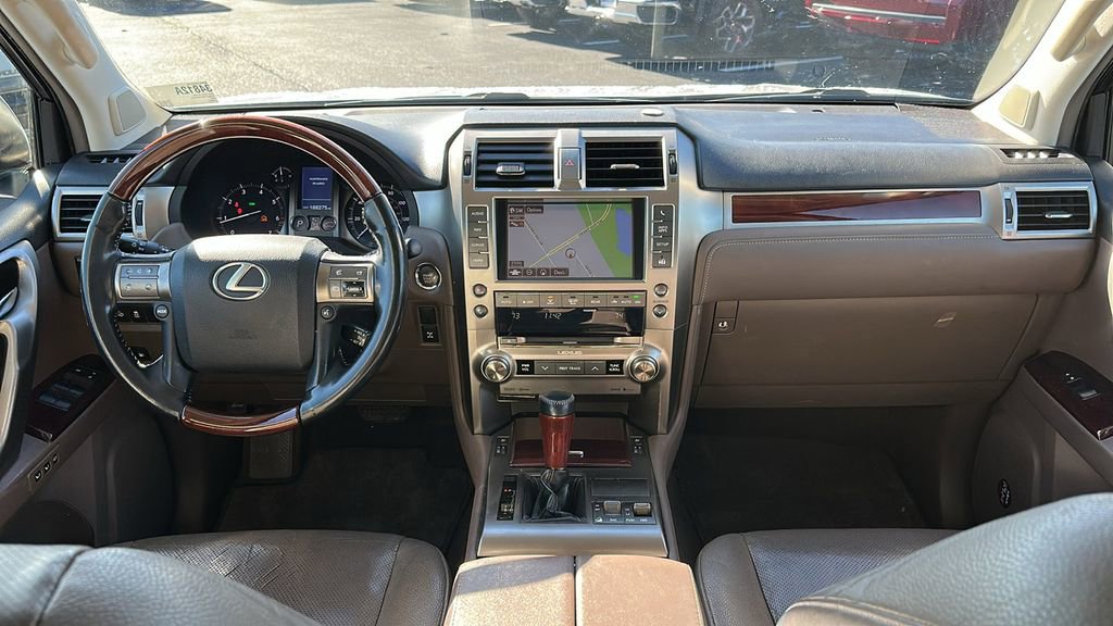 Used 2015 Lexus GX 460 image 10