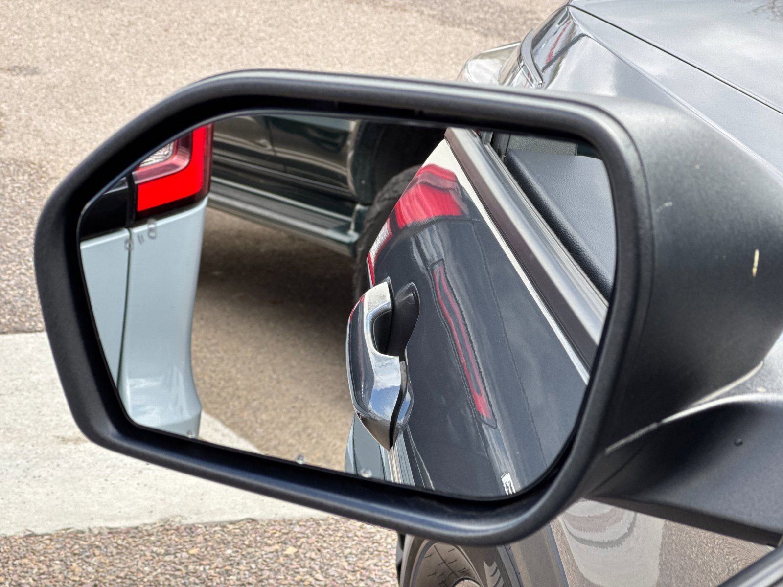 Used 2025 Ford Explorer Active w/ Active Comfort Package image 33