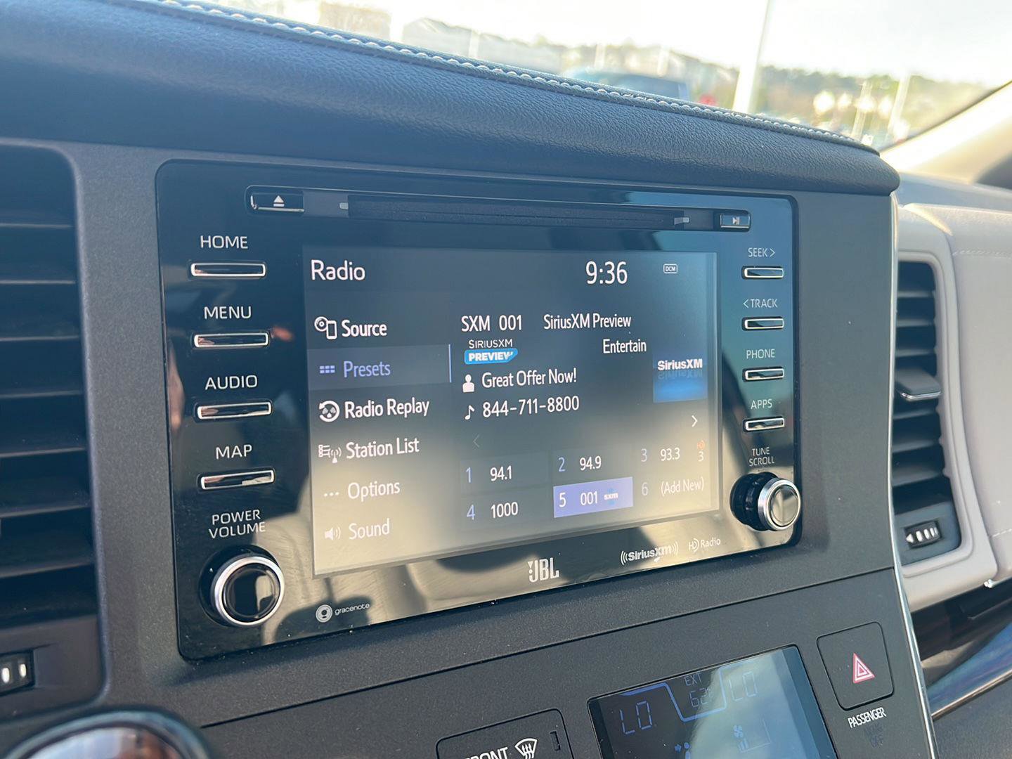 Used 2018 Toyota Sienna Limited Premium image 25