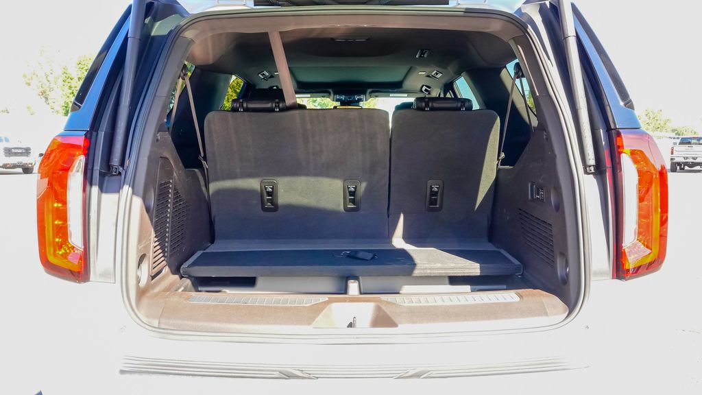 Used 2023 GMC Yukon XL Denali AWD/4WD image 12
