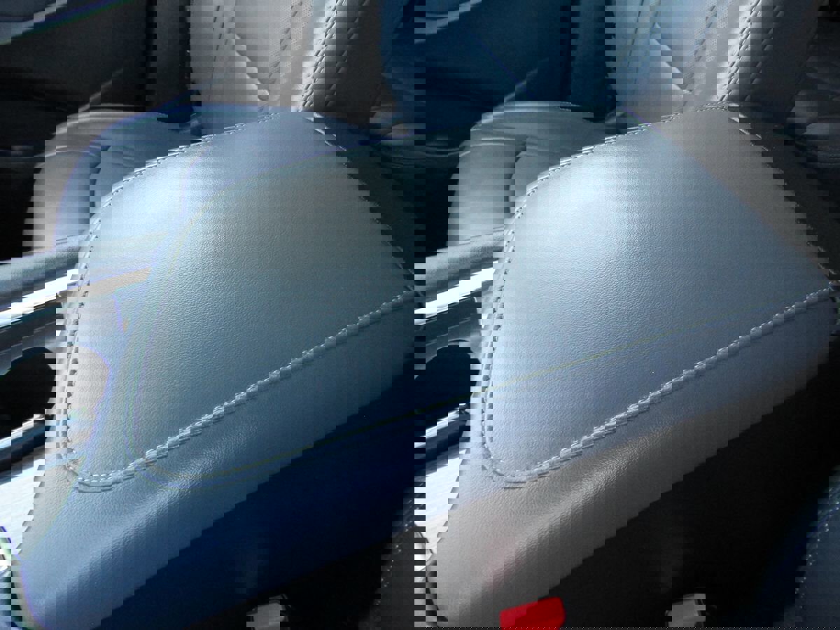 Used 2024 Buick Enclave Premium image 25