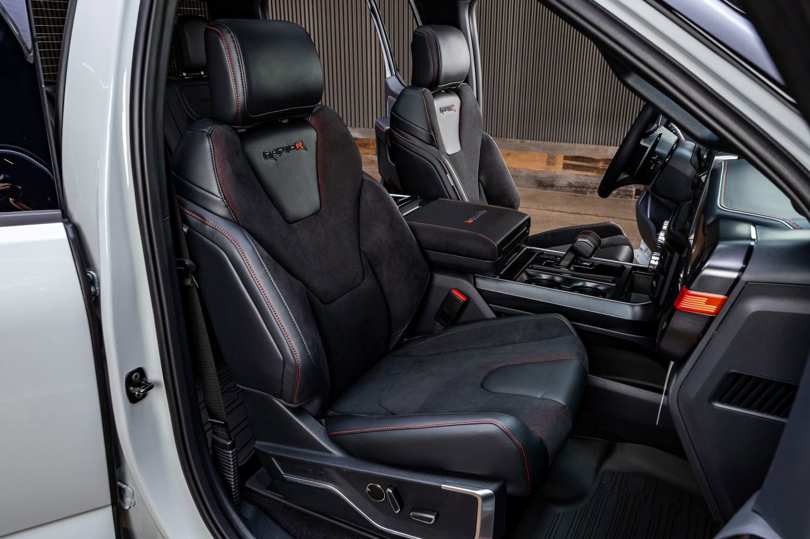 Used 2026 Ford F150 Raptor AWD/4WD image 31